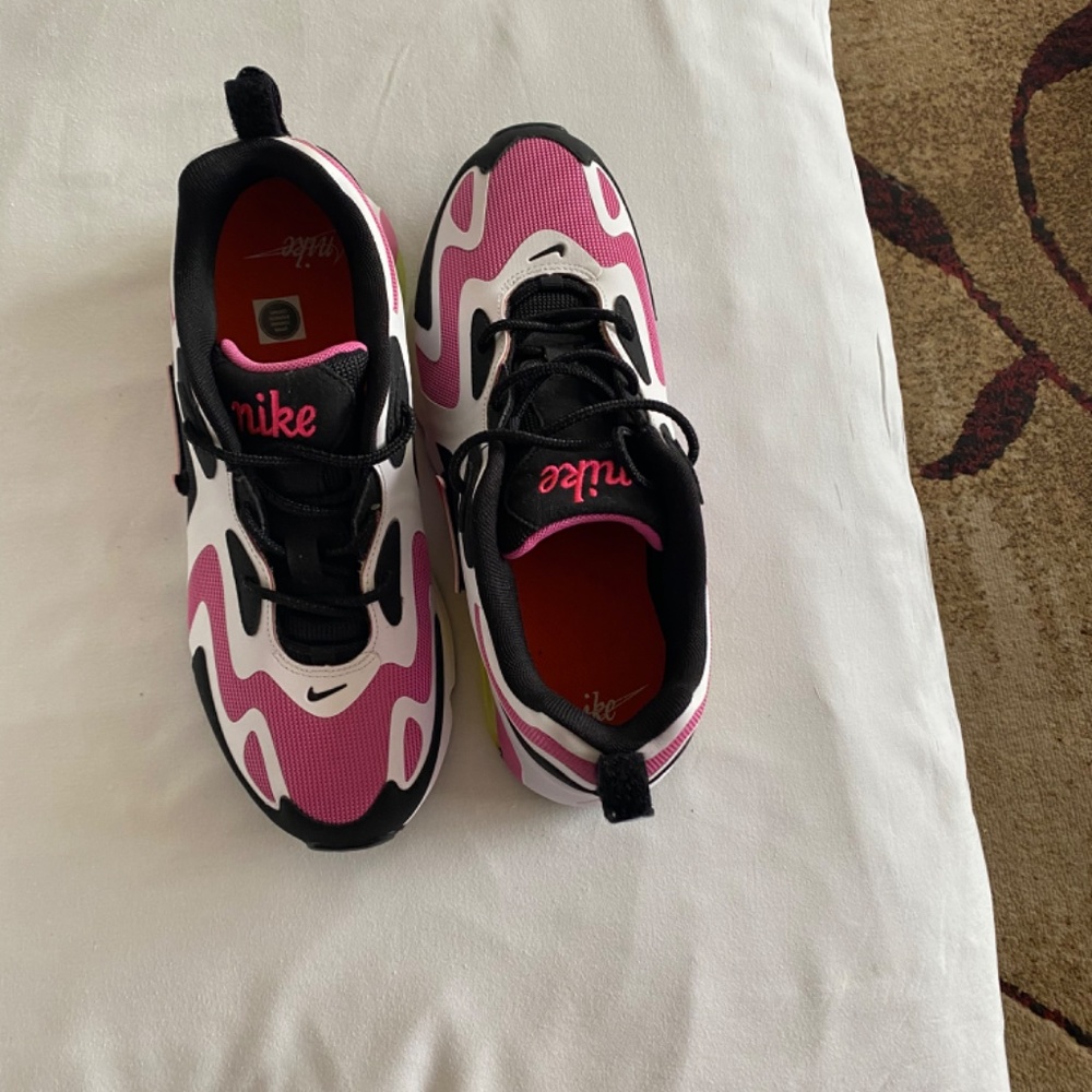 NWT NIKE WMNS AIR MAX 200 ( Black, pink and white) size 8.5 - Picture 7 of 8